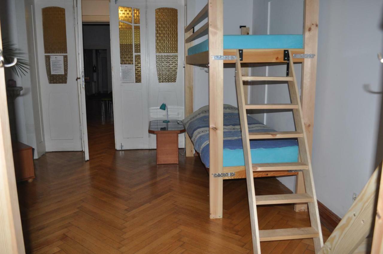 Acai Hostel *